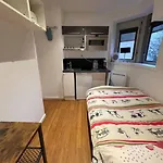 Magnifique studio neuf avec Accès indépendant - Champs Elysée